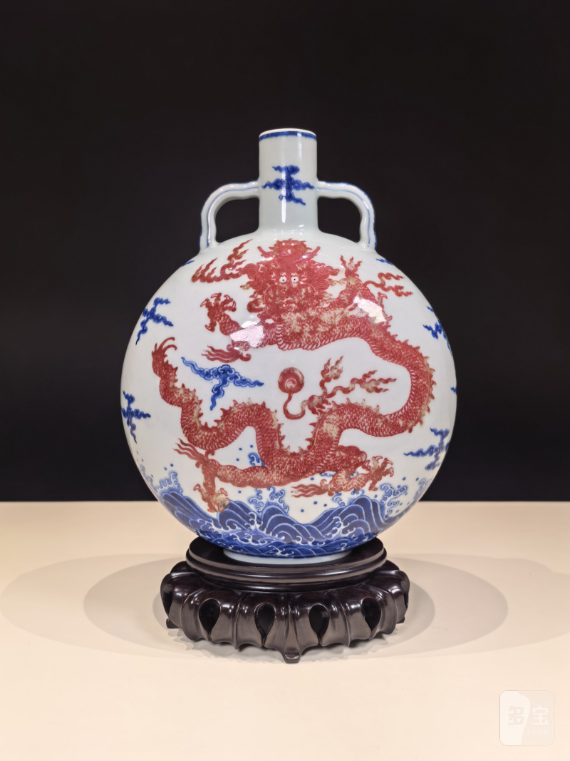 清乾隆 青花釉里红龙纹抱月瓶 - 图7